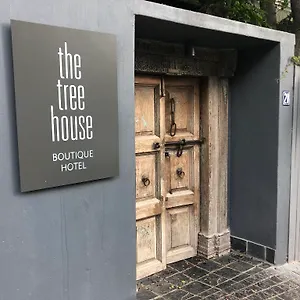 the-tree-house-boutique-hotel.hotels-capetown.com/